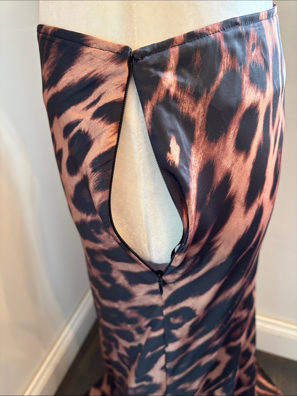 Commense Slim Leopard Print Maxi Skirt Black Brown NWT - Picture 10 of 12